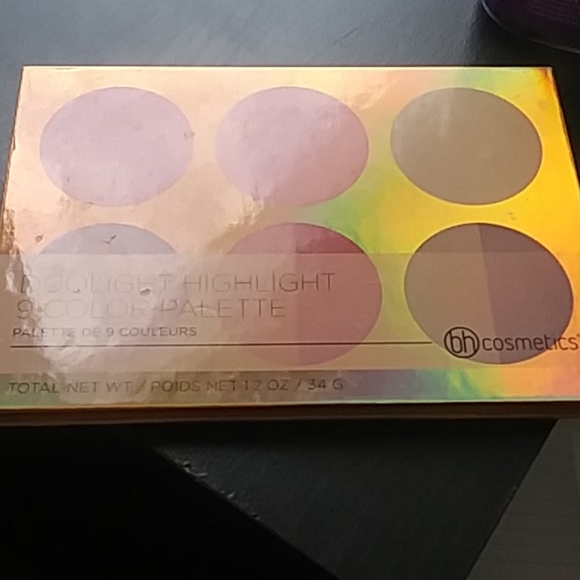 BH Cosmetics Other - Highlighter palette